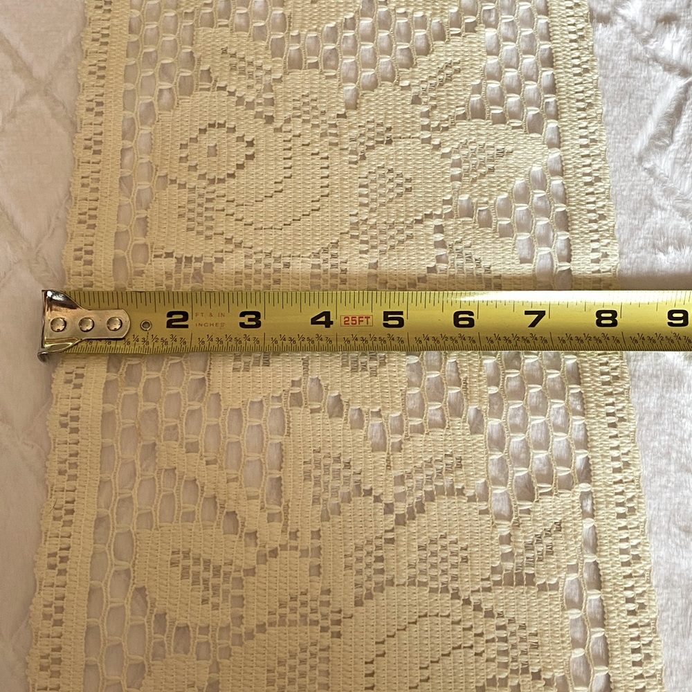 Handmade doily table runner - Picture 6 of 7